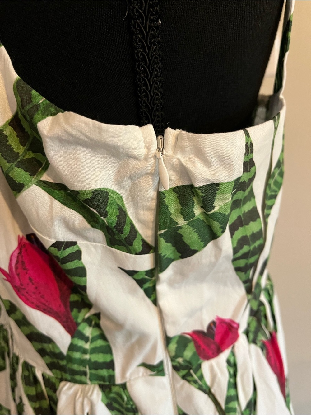 Layered with Love Tropical Floral Dress Large - Picture 4 of 9